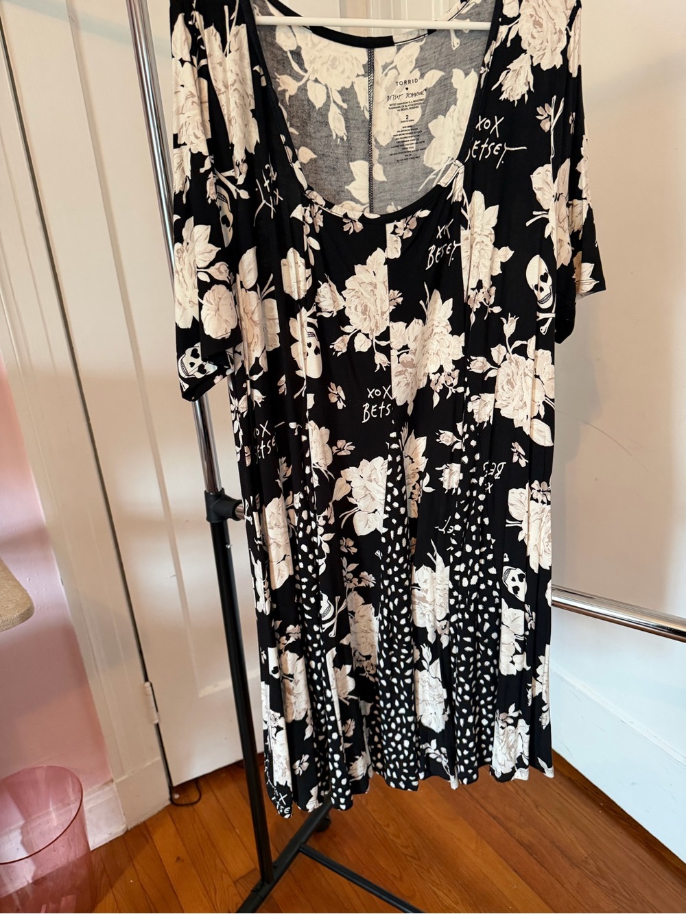 Betsey Johnson Black and Cream Floral Skull Scoop-Neck Tunic Dress